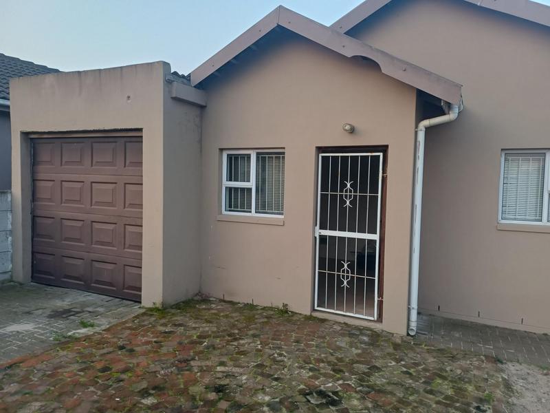 To Let 3 Bedroom Property for Rent in Bernadino Heights Western Cape